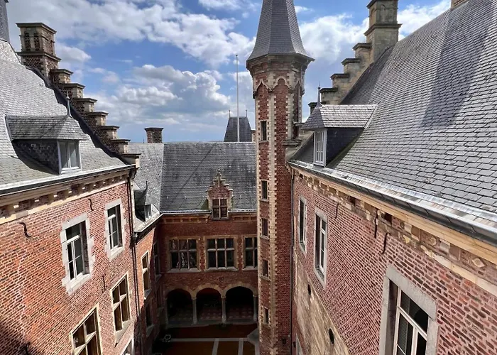 Kasteel Mheer D'hotes Bed and breakfast 3*